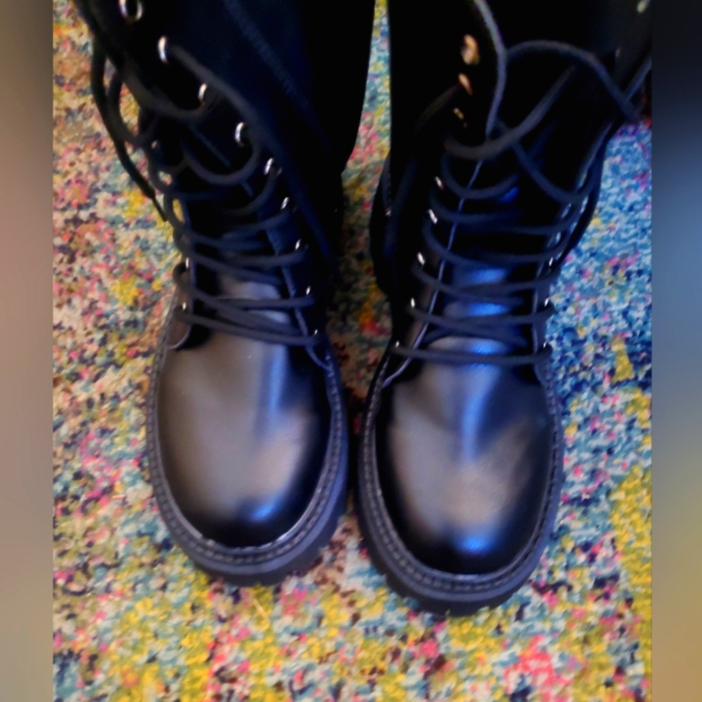 (Moving Sale) Women's new size 7 black combat boots